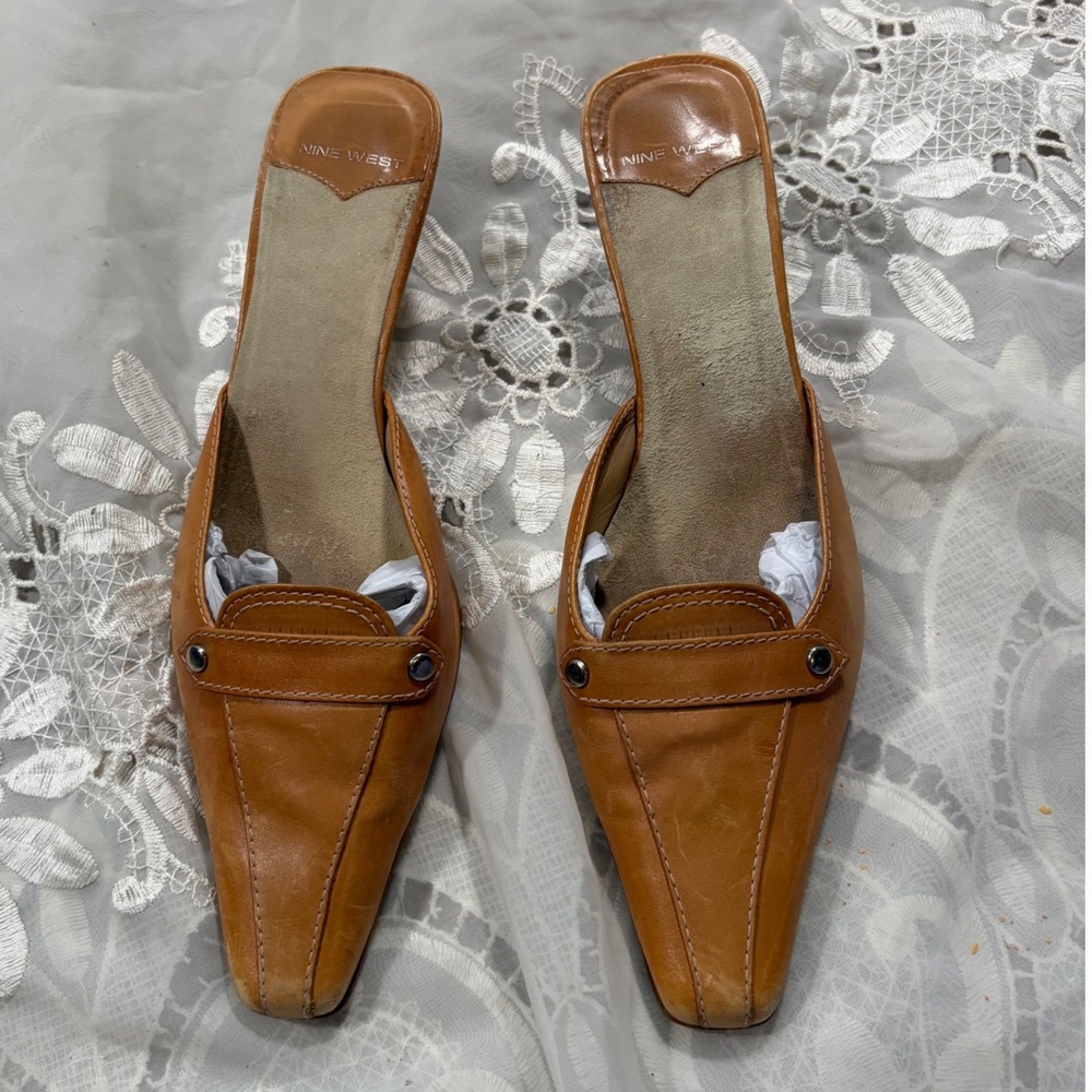 Y2K Fall Chic Nine West Tan Leather Pointed Toe Kitten Heel Mules Size 9M
